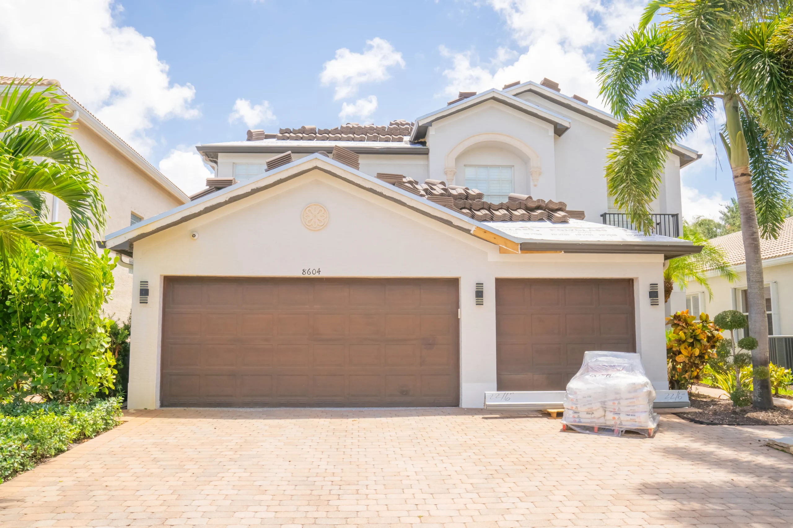 florida roofing home {{brizy_dc_image_alt imageSrc=